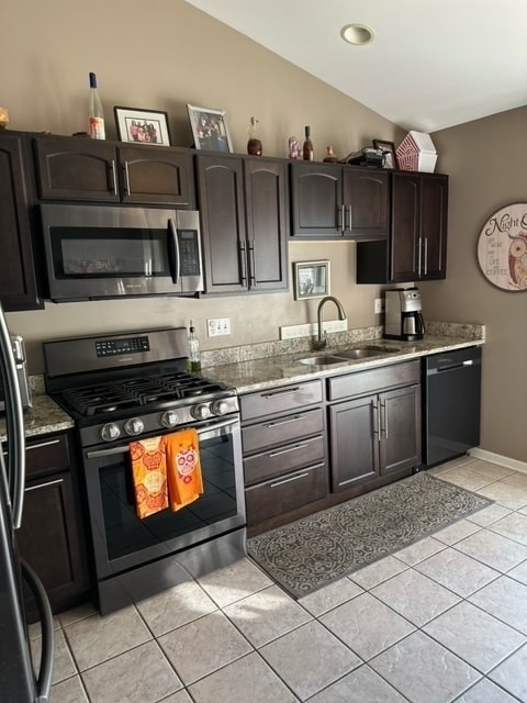 Building Photo - 777 Stonewall Ct