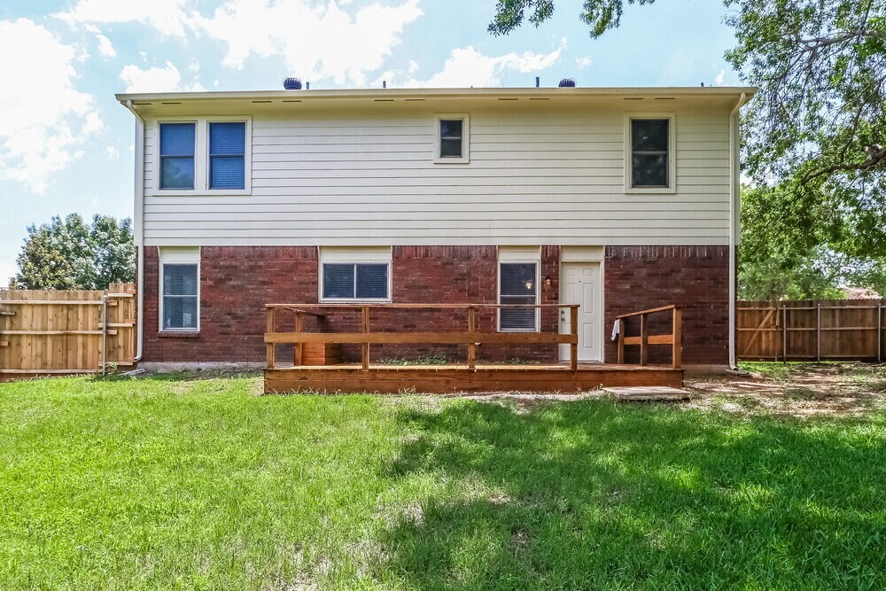 Building Photo - 3645 Fairview Dr