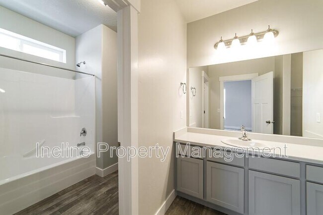 Building Photo - 619 N Emery Ln