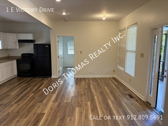 Building Photo - 1 E Victory Dr