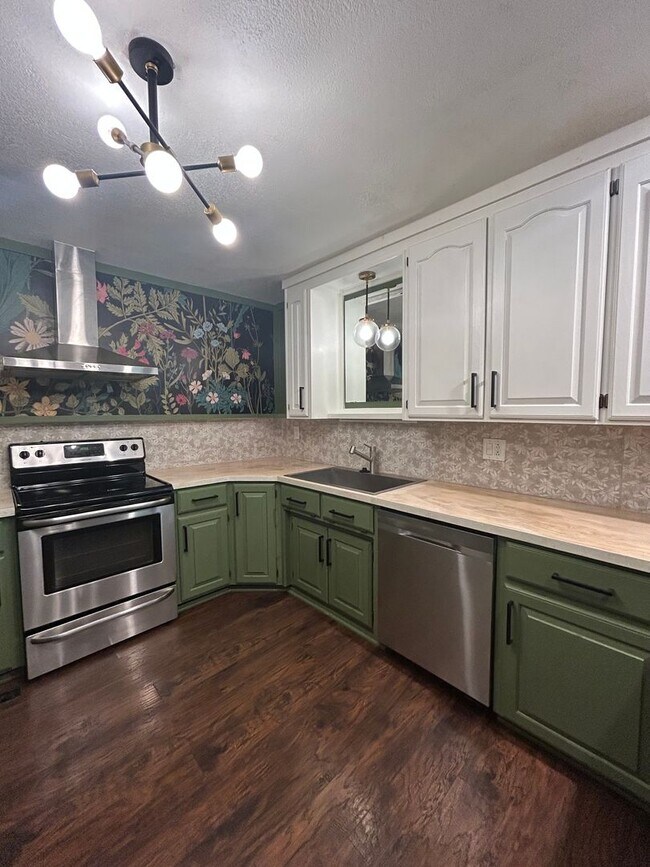 Building Photo - Charming 3-Bed Home in Bella Vista, AR