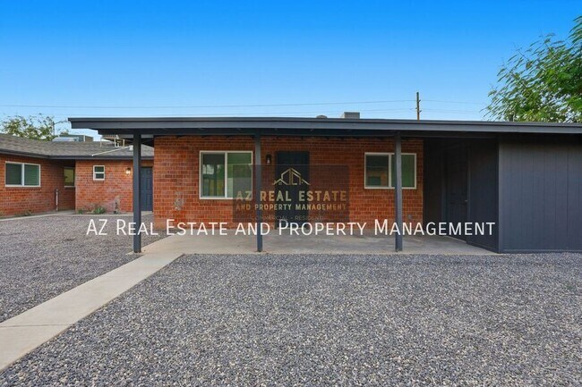 Building Photo - 1804 E Coronado Rd