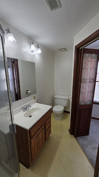 Building Photo - 2327 N 1500 Rd