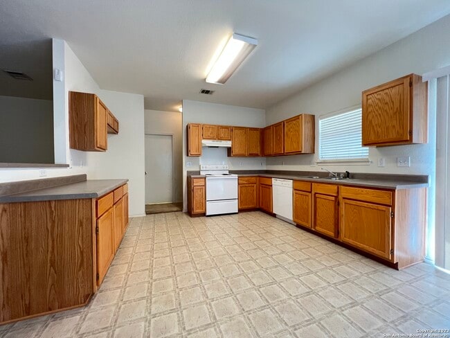 Building Photo - 530 Coral Harbor