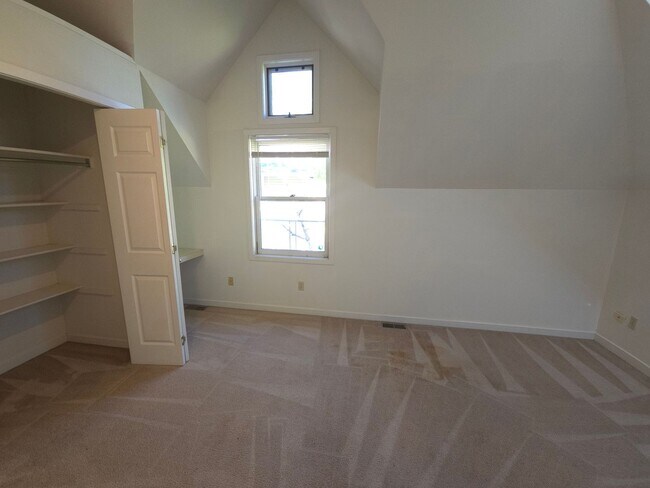 Building Photo - 2321 Grove St