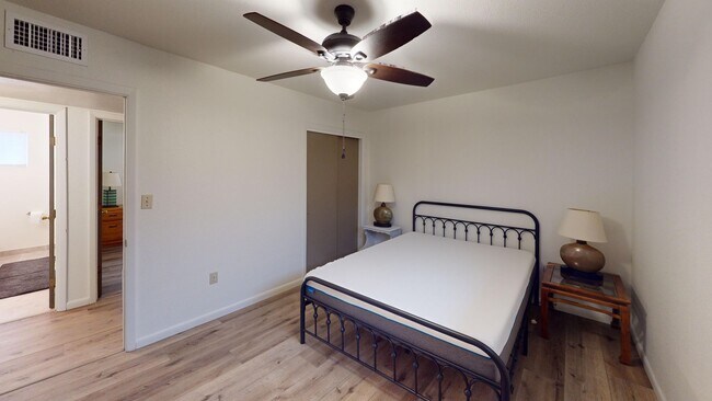 Building Photo - Newly remodeled, fully furnished, 2 bedroo...