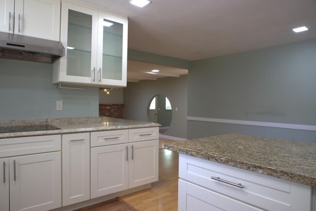 Building Photo - 20231 Merrick Dr