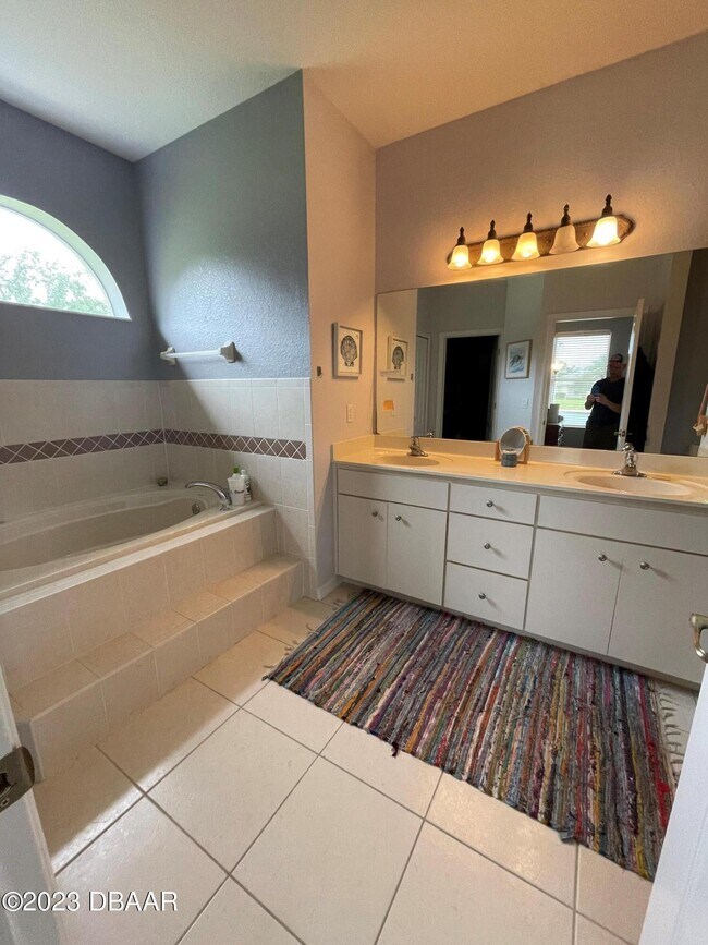 Building Photo - 6129 Pheasant Ridge Dr