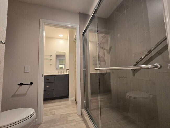 Building Photo - Private La Jolla Condo with Resort-Style Amenities Near UTC