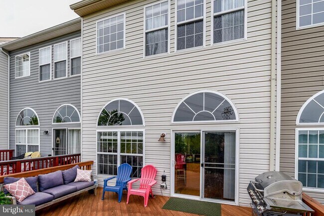 Building Photo - 2372 Battery Hill Cir