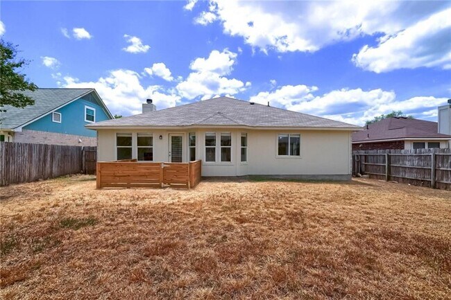 Building Photo - 607 Ranchero Rd