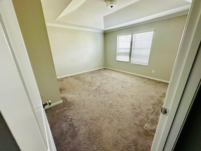 Building Photo - 15104 Meacham Farm Dr