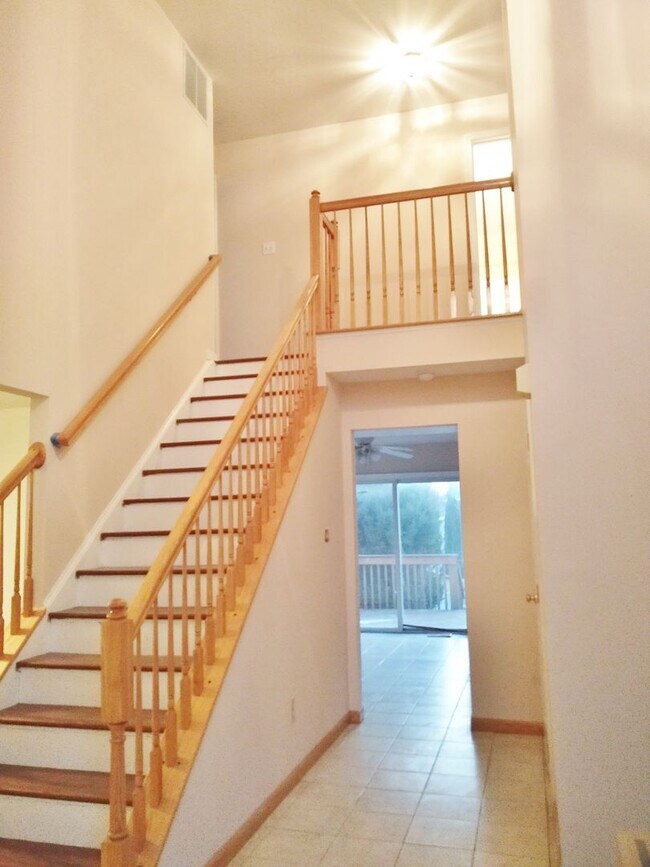 Building Photo - 3-Bedroom Gem in Desirable Sicklerville Ne...