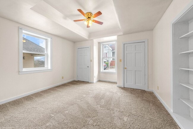 Building Photo - Cozy 2 Bedroom Downtown Home Available!