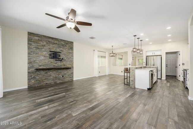 Building Photo - 538 W Gum Tree Ave