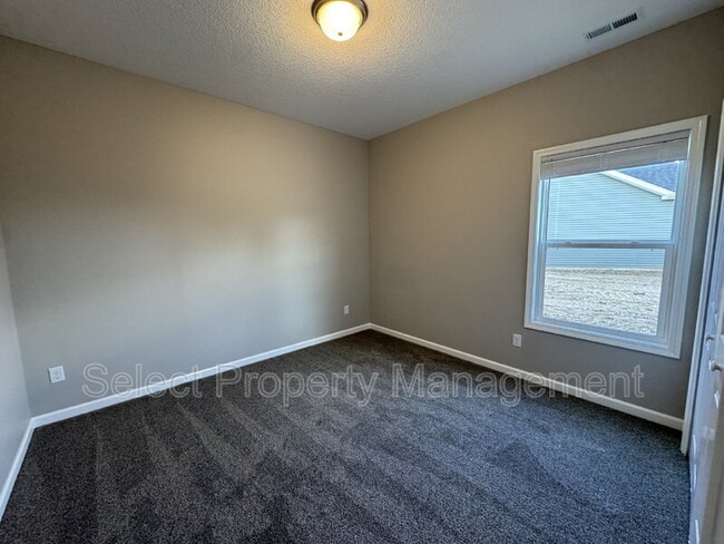 Building Photo - 10808 Iron Works Wy