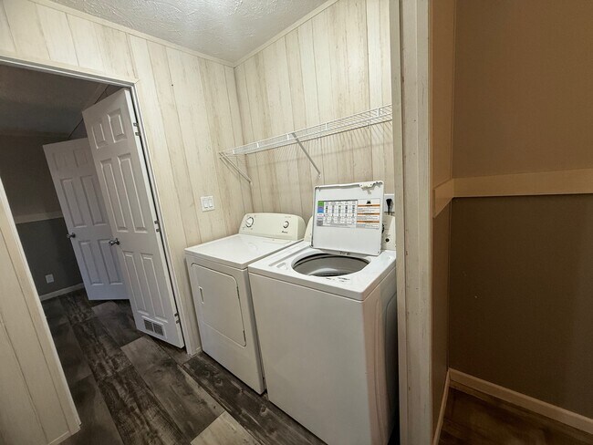 Building Photo - 18140 Our Pl Ln