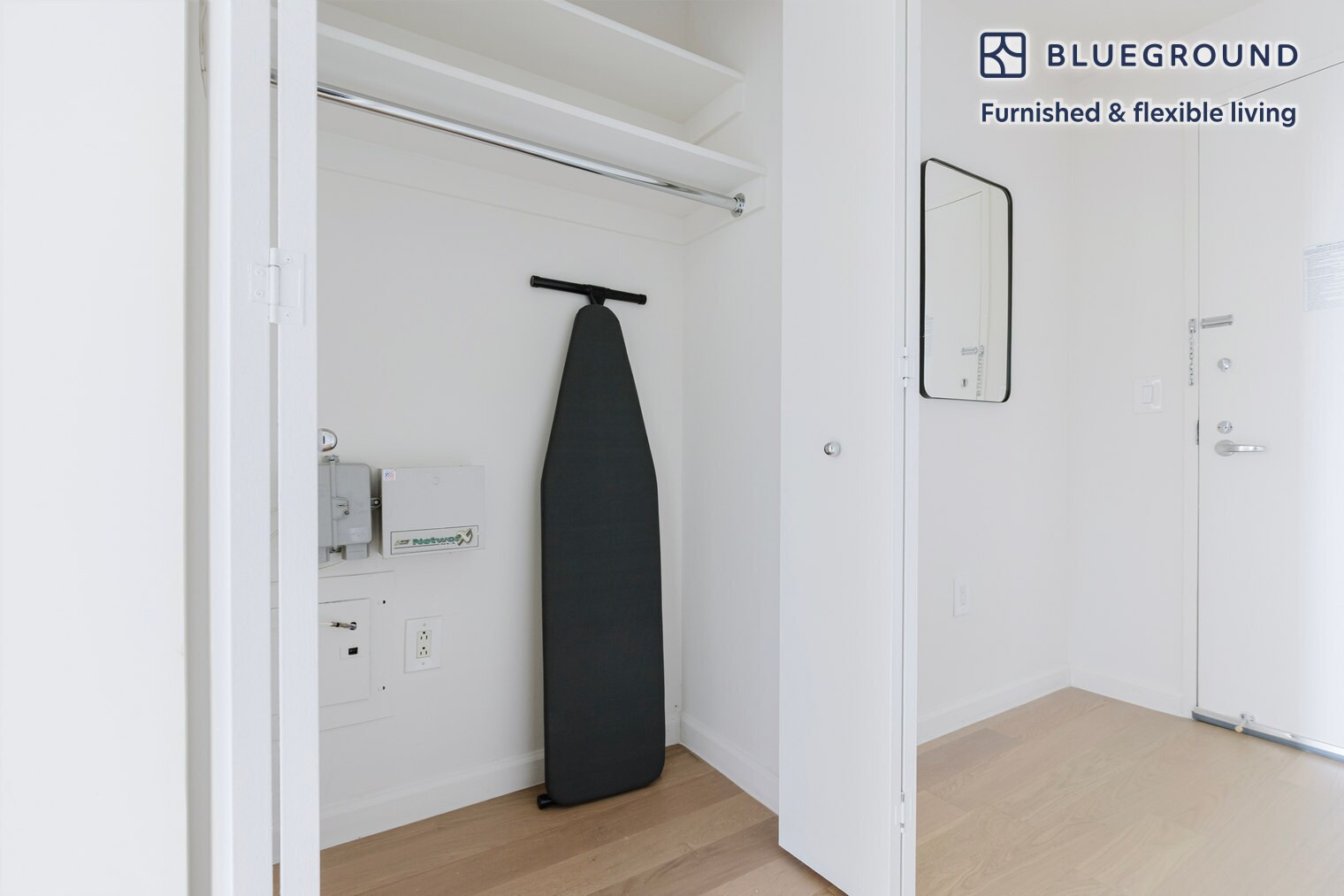 Building Photo - 255 W 94th St