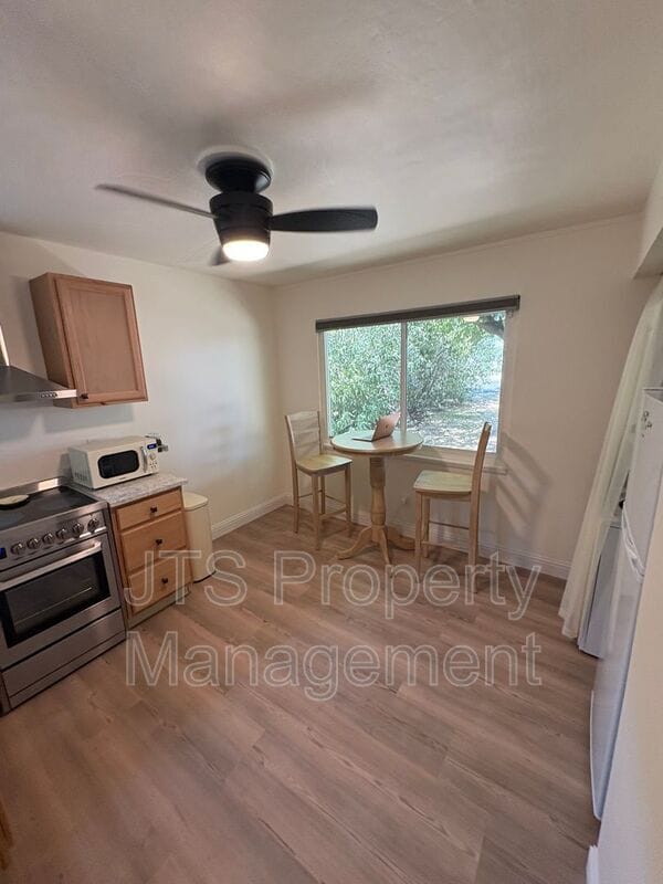 Building Photo - 6906 Pin Oak Ct