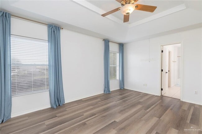 Building Photo - 209 W Rodeo Dr