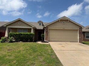 Building Photo - Welcome to your new 3 bedroom, 2 bath home in this wonderful Lake Valley community!