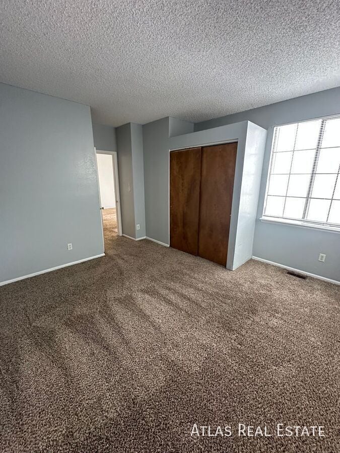 Building Photo - 4345 Davenport Way