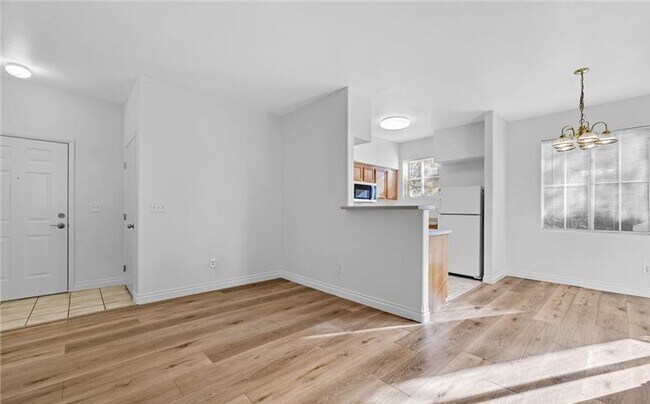 Building Photo - 9050 W Warm Springs Rd