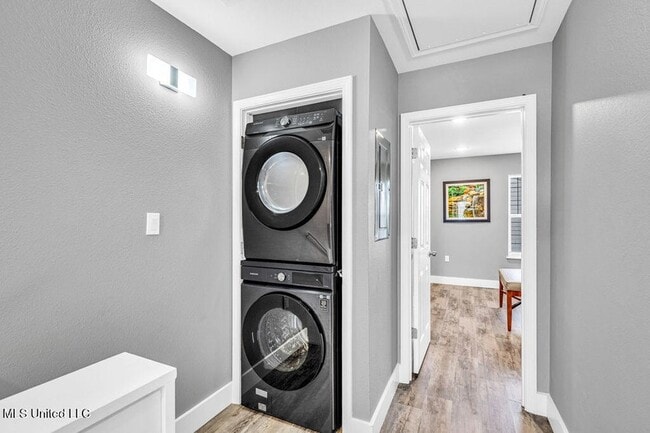 Building Photo - 112 E Orchard Loop