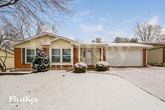 Building Photo - 15721 Hill House Rd