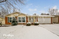 Building Photo - 15721 Hill House Rd