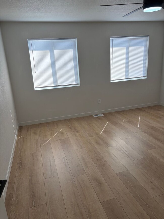 Building Photo - 3 BEDROOM, 2.5 BATHROOM SOUTH PARK TWIN HOME WITH ATTACHED 2 CAR GARAGE