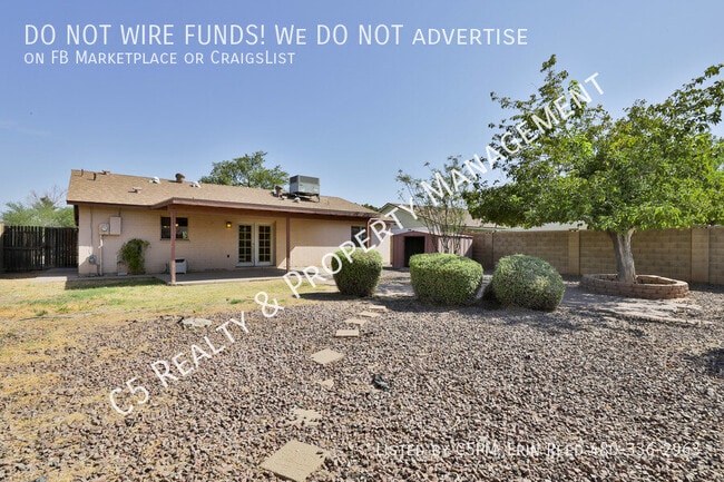 Building Photo - 217 E Fordham Dr