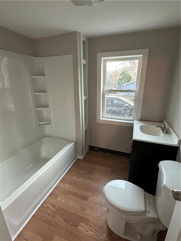 Building Photo - 1 Lake Ct