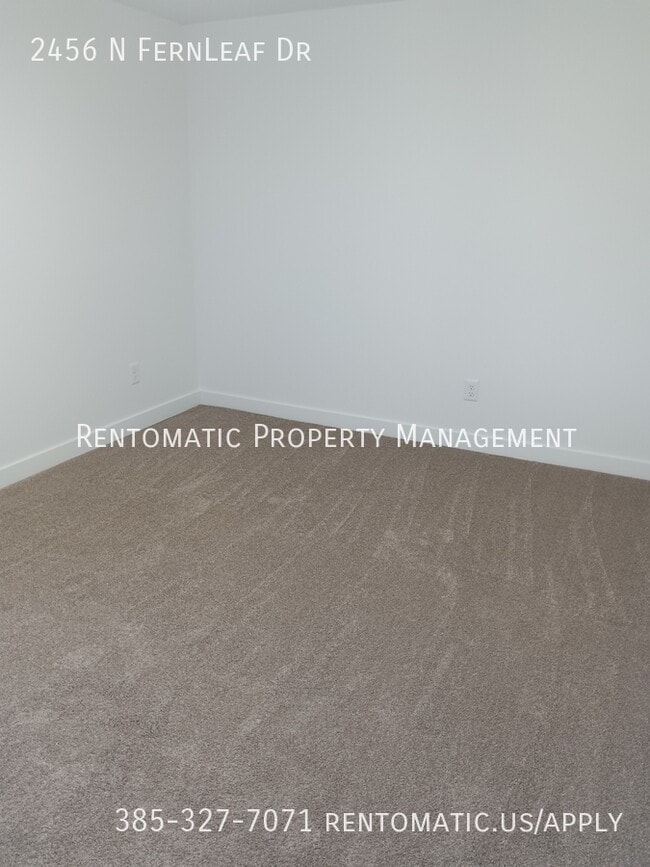 Building Photo - 2456 N Fernleaf Dr