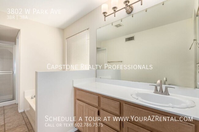 Building Photo - Beautiful 3 bedroom 2.5 bath home with pri...
