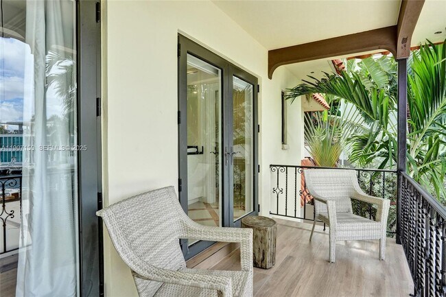 Building Photo - 2035 NE 31st Ave