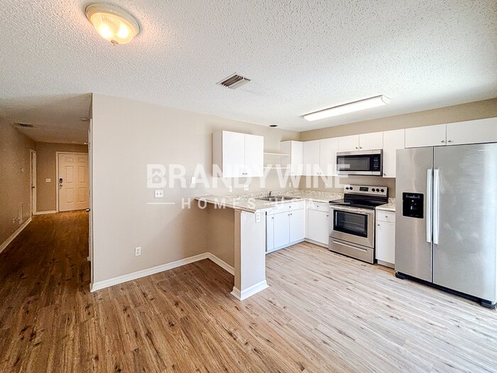 Building Photo - 323 Summer Sails Dr