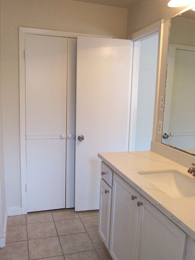Building Photo - Conveniently located Atascocita Area Home