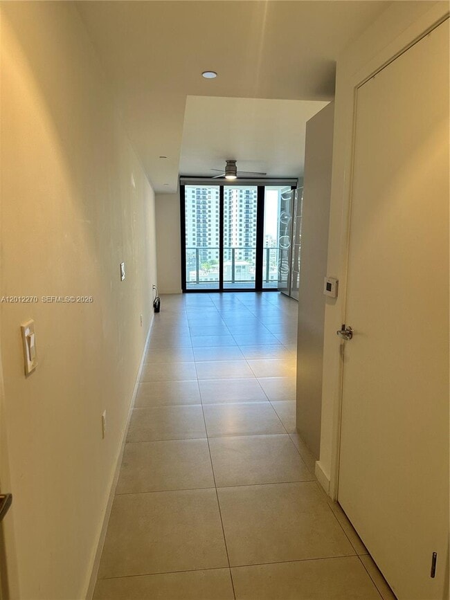Building Photo - 1010 Brickell Ave