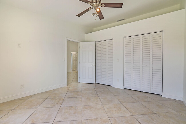 Building Photo - 5241 Breadfruit Cir