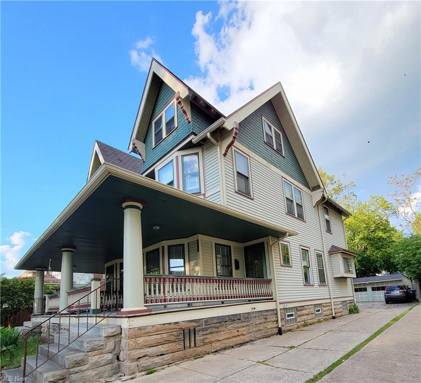 Building Photo - 1439 W Clifton Blvd