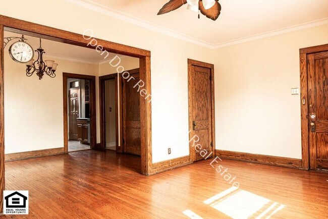 Building Photo - 1102 Rockhill St