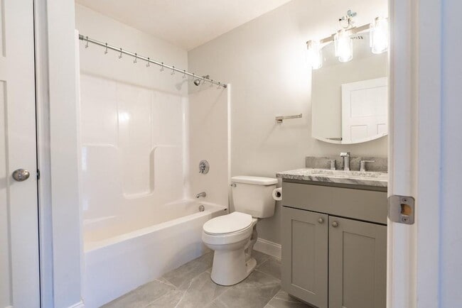 Building Photo - 100 Brentwood Ave