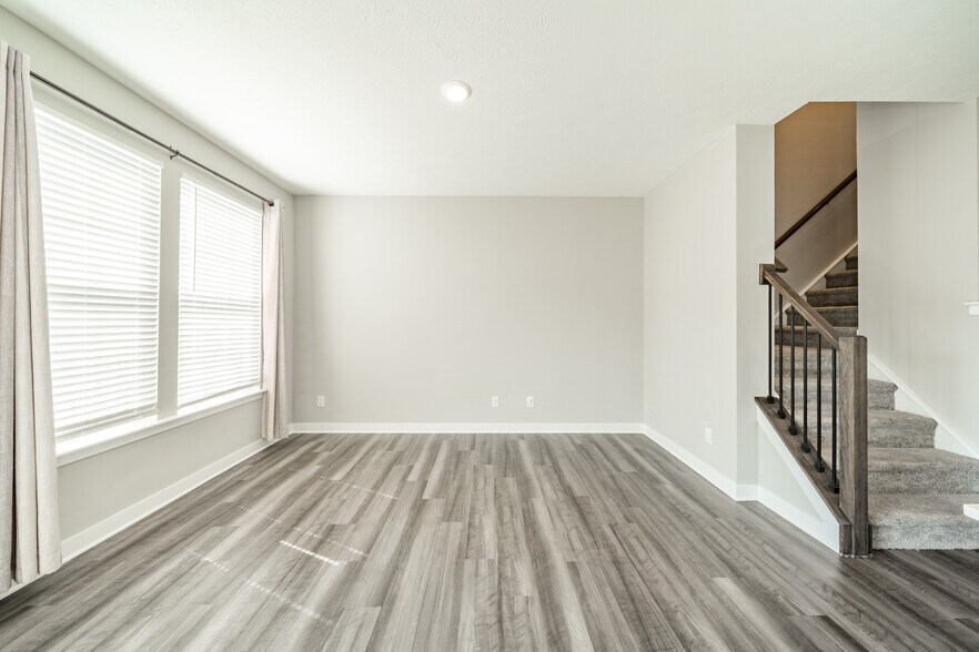 Building Photo - 3539 Brampton Ln