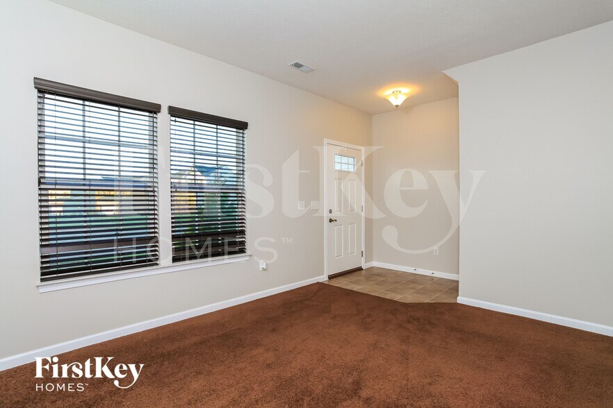 Building Photo - 5222 River Ridge Dr