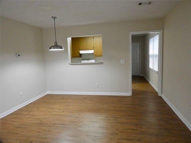 Building Photo - 5272 Ridge Forest Dr