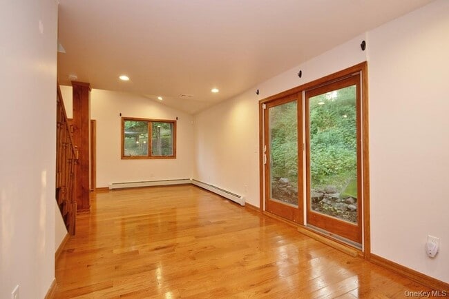 Building Photo - 24 Lake Ave