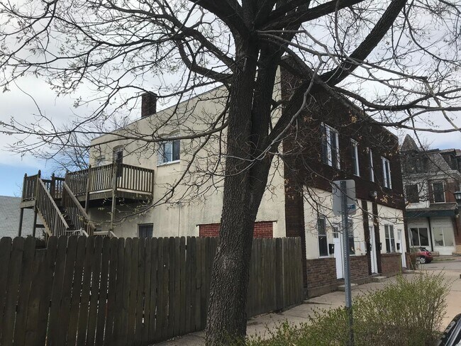 Building Photo - 217-219 Bates Ave