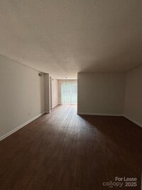 Building Photo - 2026 Harvest Ln