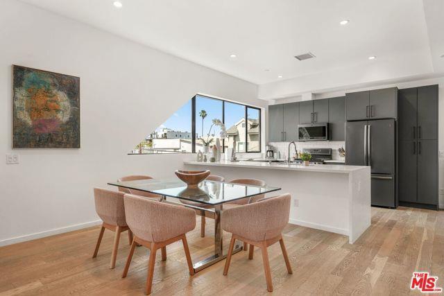Building Photo - 3724 1/2 Vinton Avenue Apt #1/2, Los Angel...